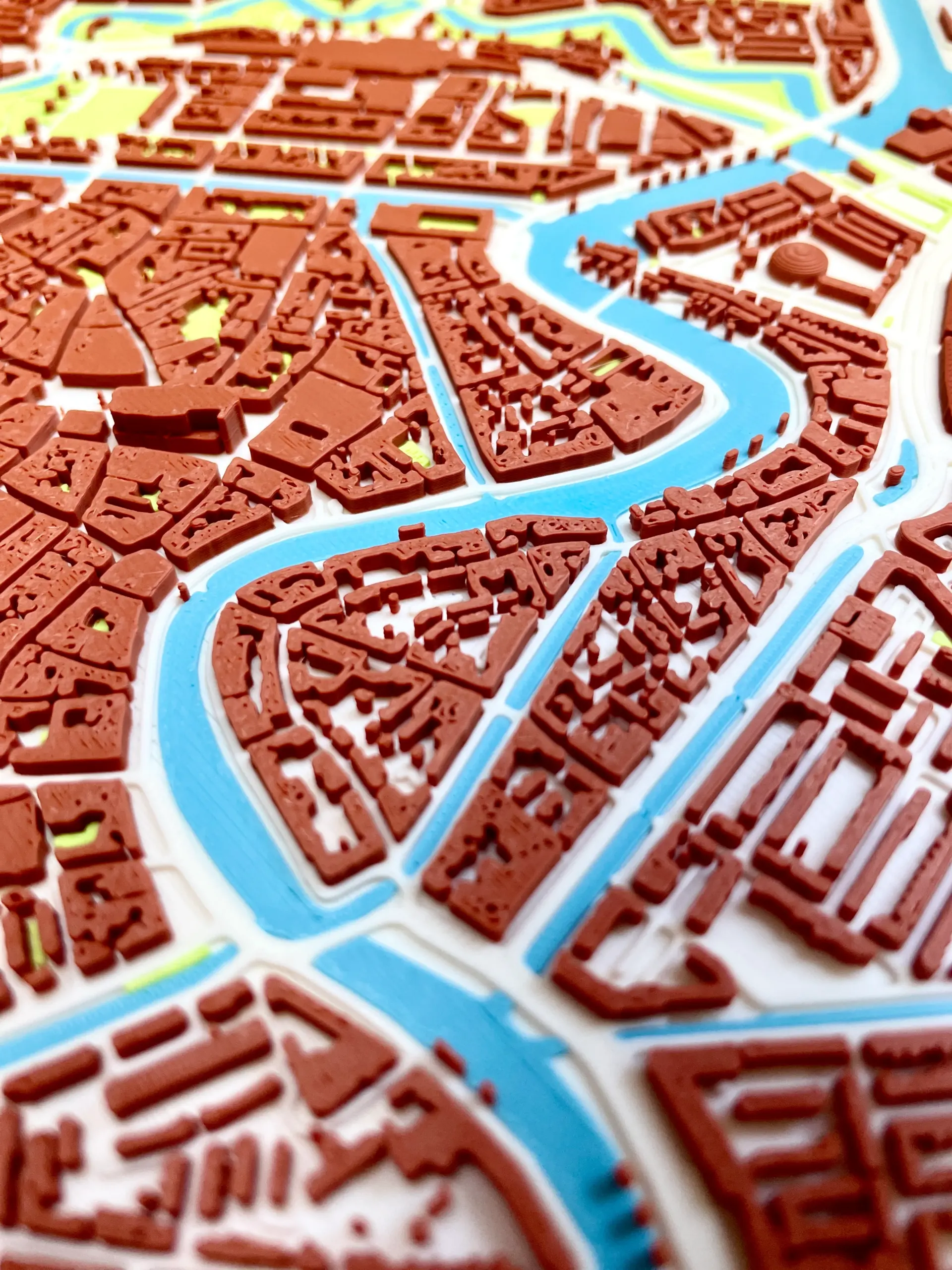 3D-Stad Haarlem: schaalmodel van de oude binnenstad in close-up, schuin perspectief en in detail.